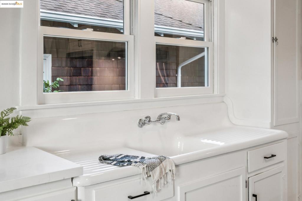 PIEDMONT AVENUE - Residential