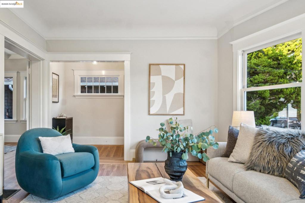 PIEDMONT AVENUE - Residential