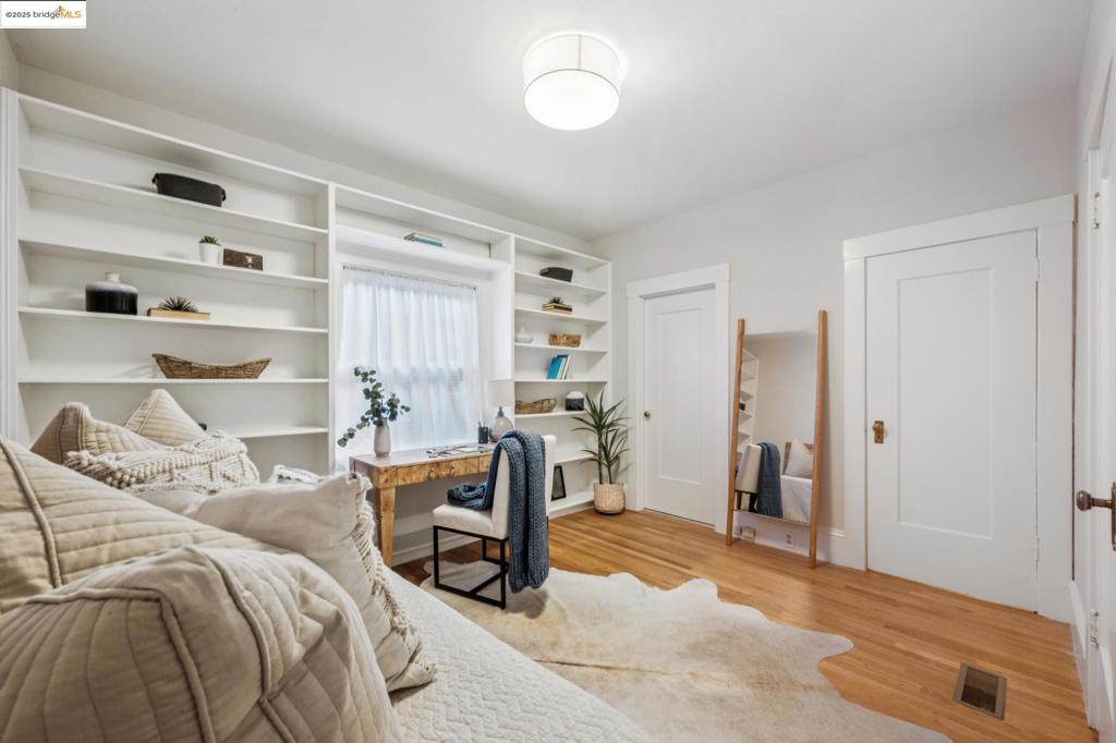 PIEDMONT AVENUE - Residential