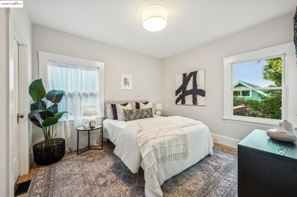 PIEDMONT AVENUE - Residential