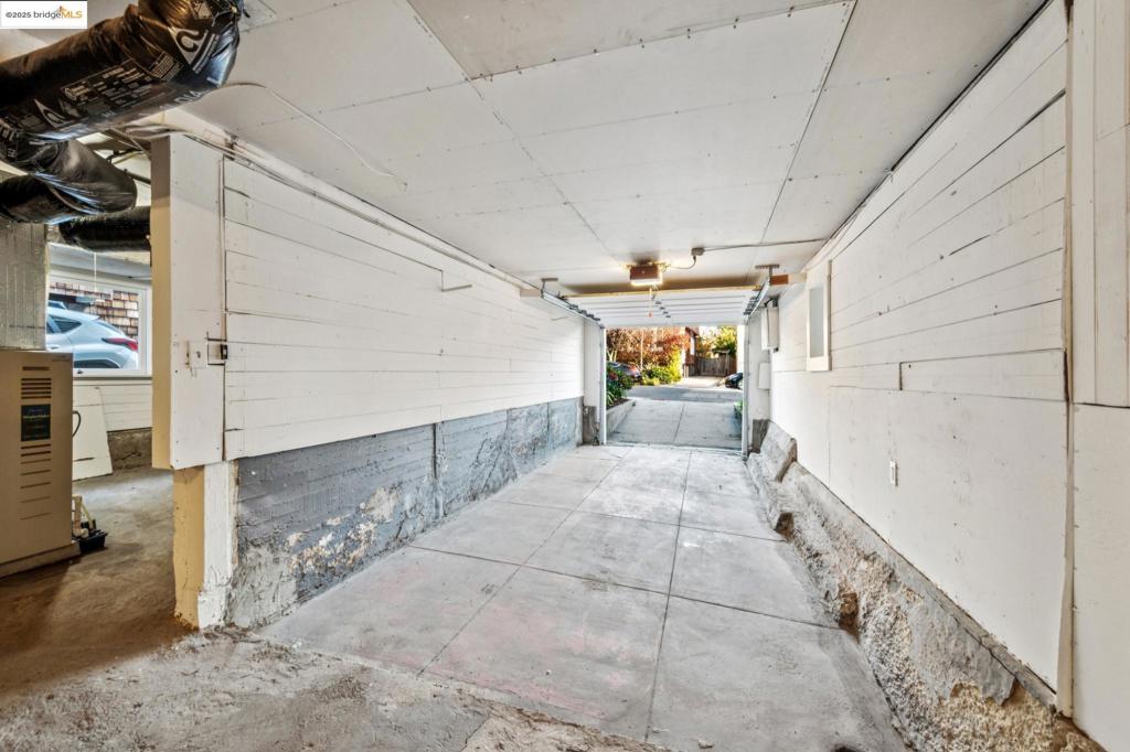 PIEDMONT AVENUE - Residential