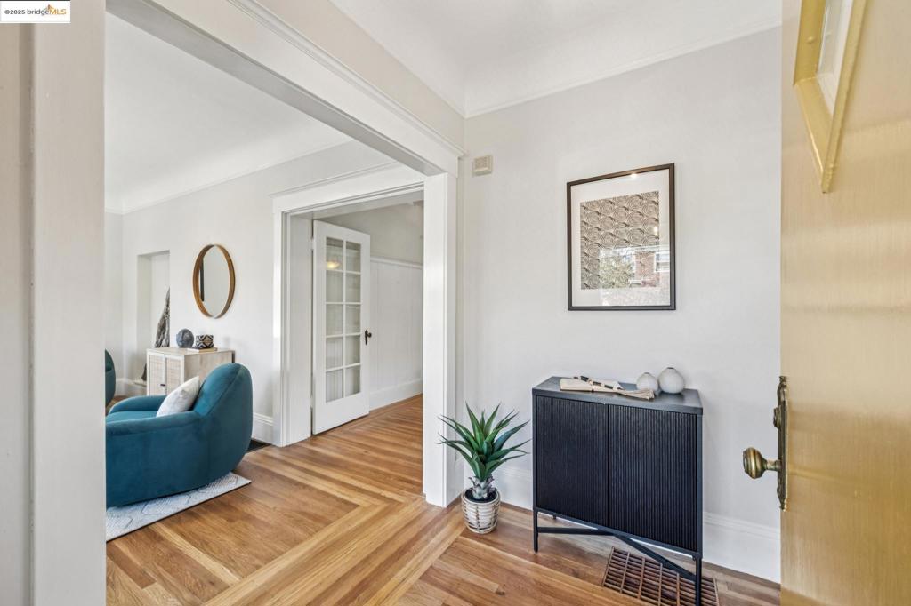 PIEDMONT AVENUE - Residential