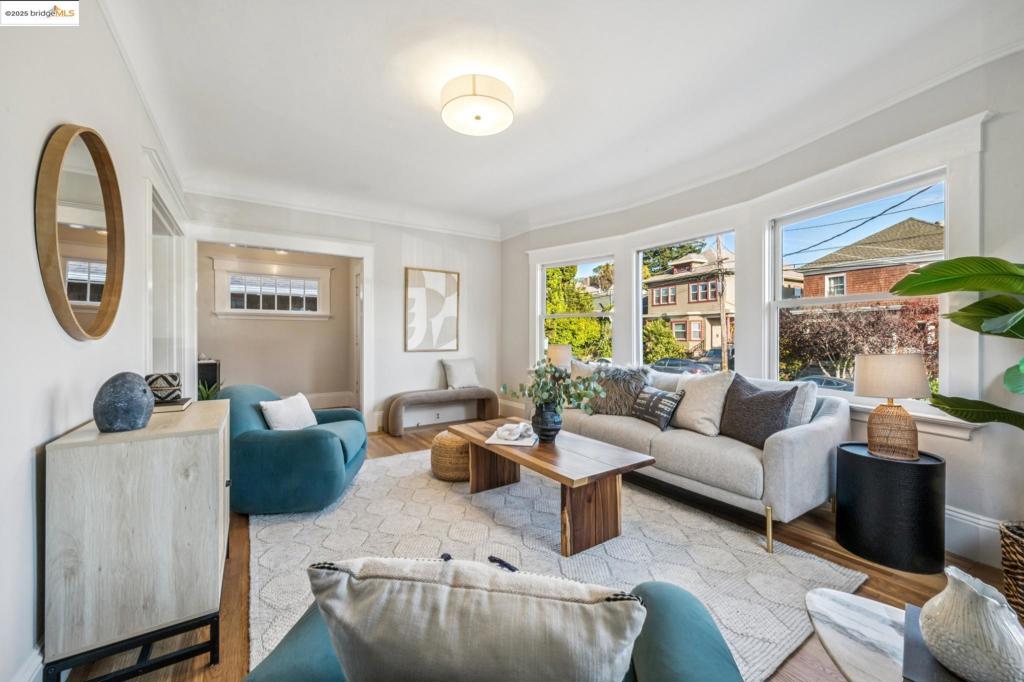 PIEDMONT AVENUE - Residential