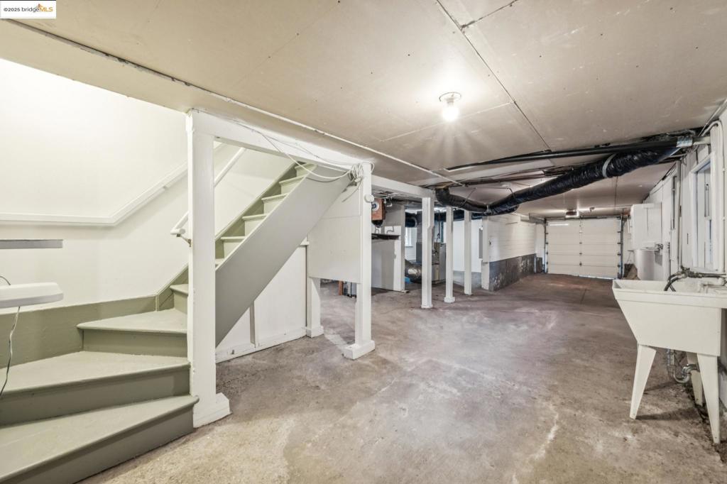 PIEDMONT AVENUE - Residential