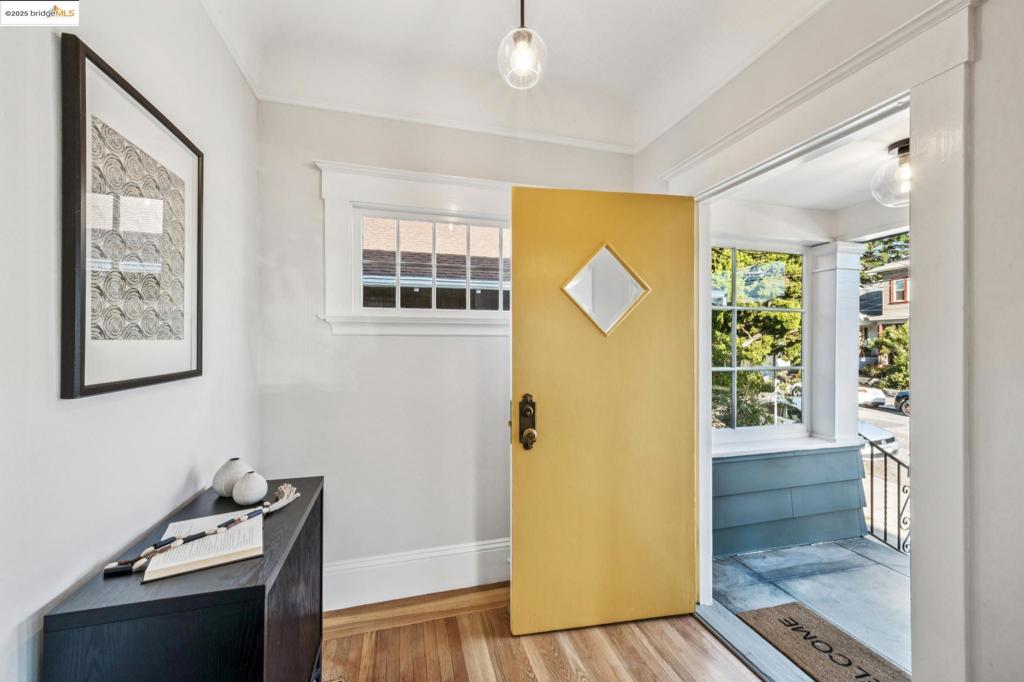 PIEDMONT AVENUE - Residential