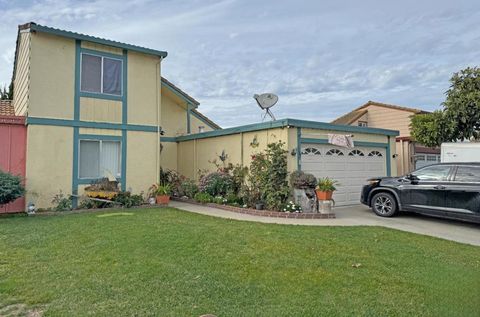 Photo of 1103 Sherman Drive, Salinas, CA 93907 (MLS # ML82029826)