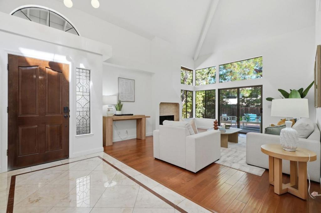 464 Ives Terrace
