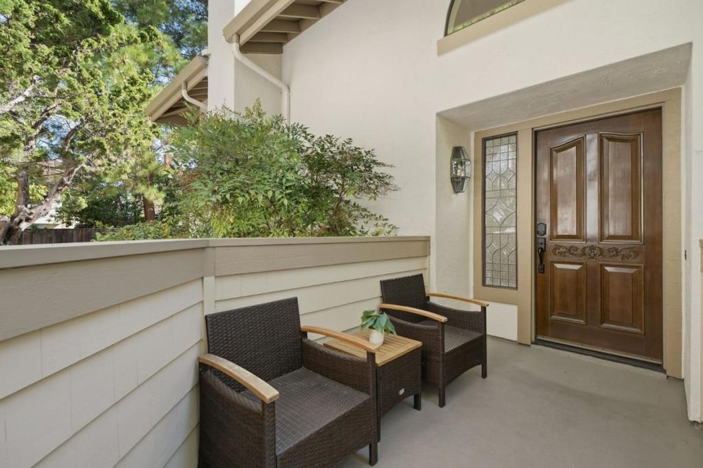 464 Ives Terrace