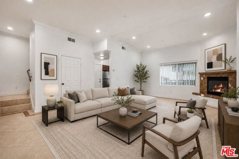 Photo of 7338 Balboa Boulevard #6, Van Nuys, CA 91406 (MLS # 26834845)