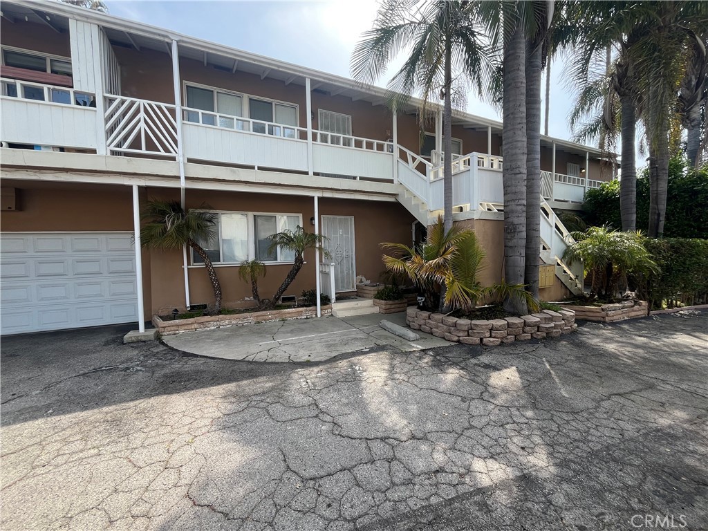 Apartment unit in Culver City! 2 bedrooms and 1 bathroom. Very tropical and private building centrally located to all the new development within 1 block walking distance to restaurants, cafes, and shopping. No carpets in the unit. 1 parking spot in a shared garage. Water, trash, and gardener services are included in the rent. Tenant is responsible for electricity and gas. No pets and no smoking allowed. Income-to-rent ratio: 2.5x (non-negotiable) Credit score: 650 or above (non-negotiable)