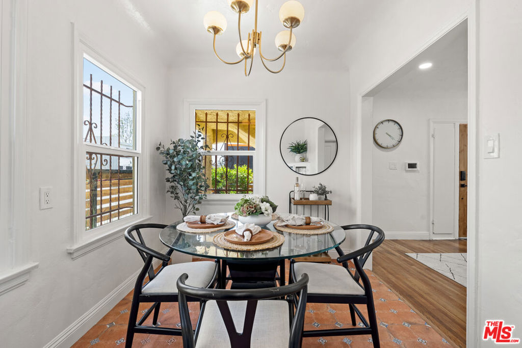 2939 Redondo Boulevard