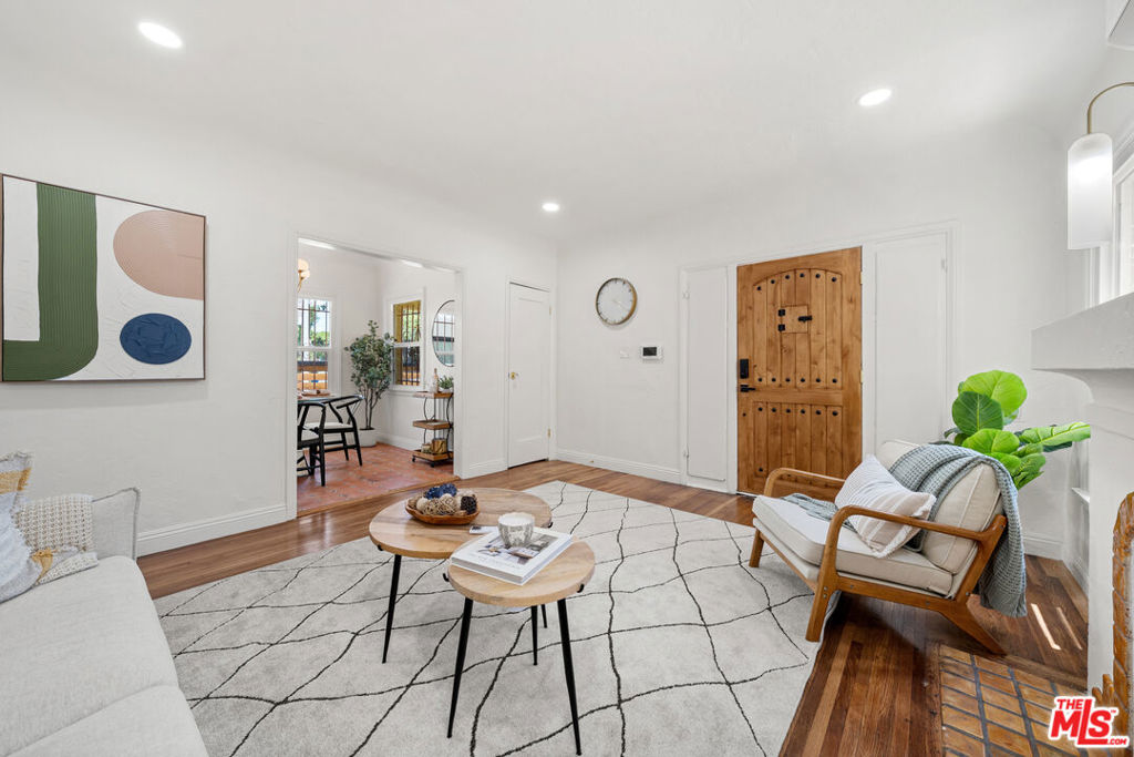 2939 Redondo Boulevard