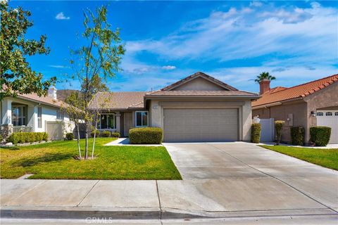 Photo of 28956 Raintree DR, Menifee, CA 92584 (MLS # IV26099295)