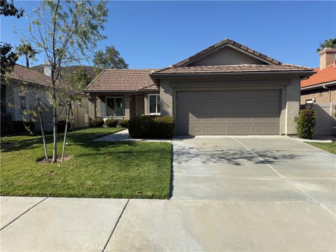 Photo of 28956 Raintree DR, Menifee, CA 92584 (MLS # IV26099295)