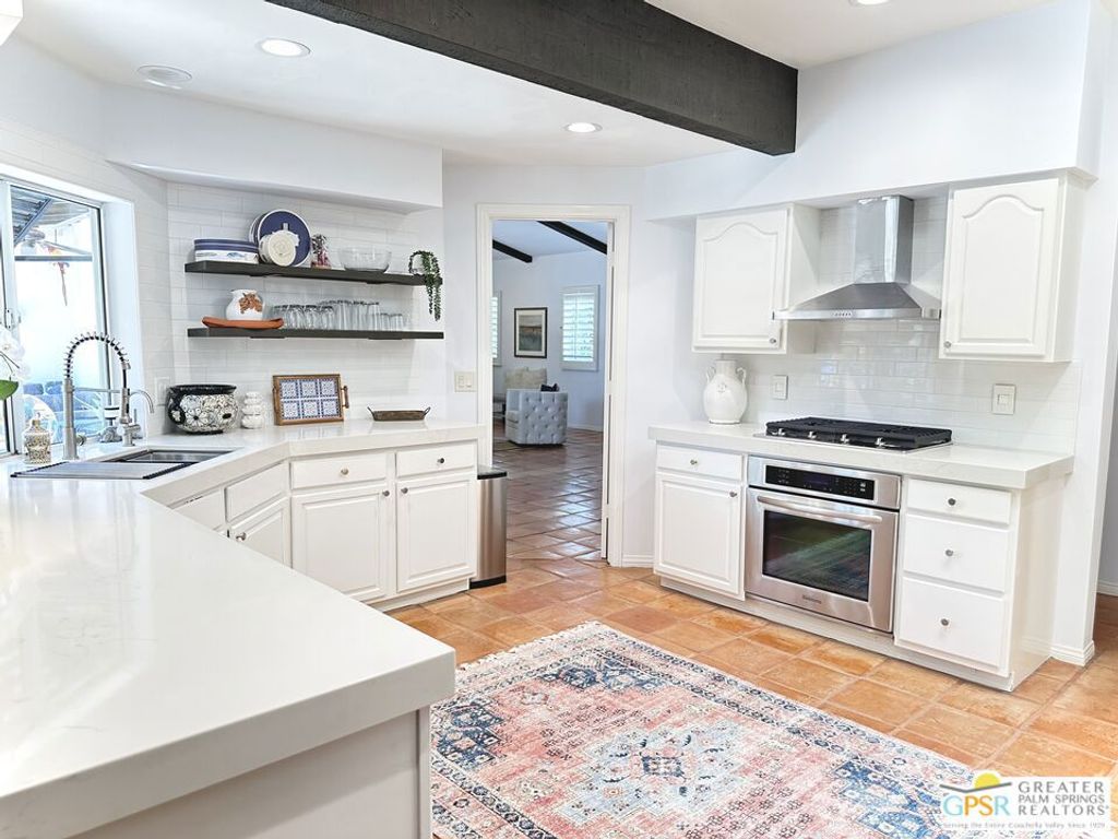 listing image 130722539452223972756