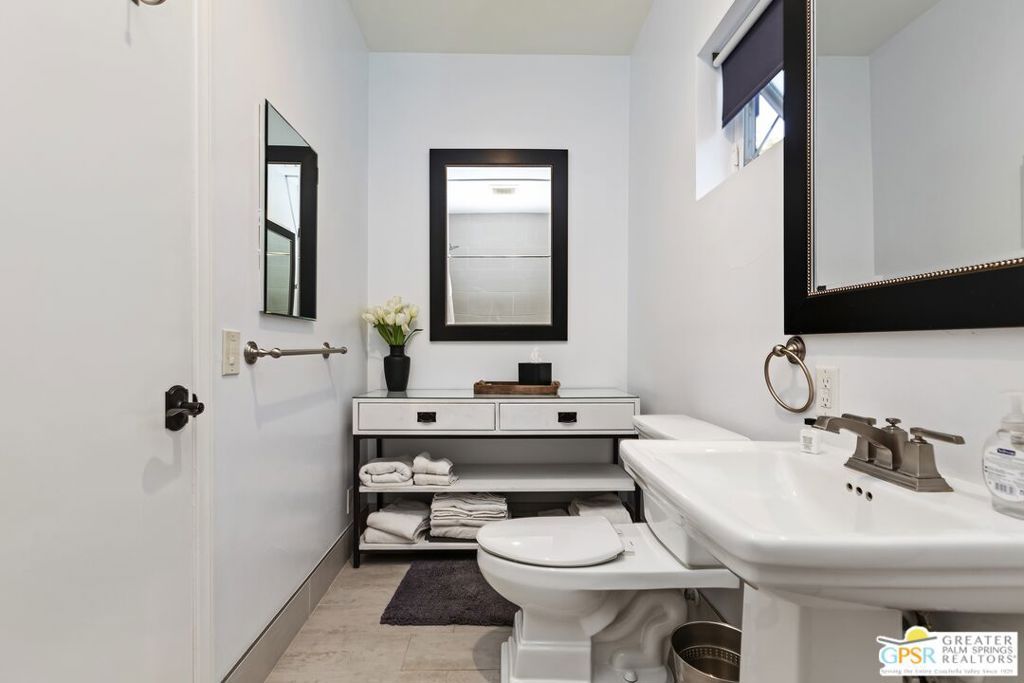 listing image 130729066560529839076