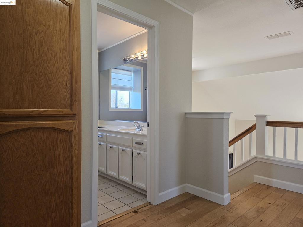 BRENTWOOD - Residential Lease