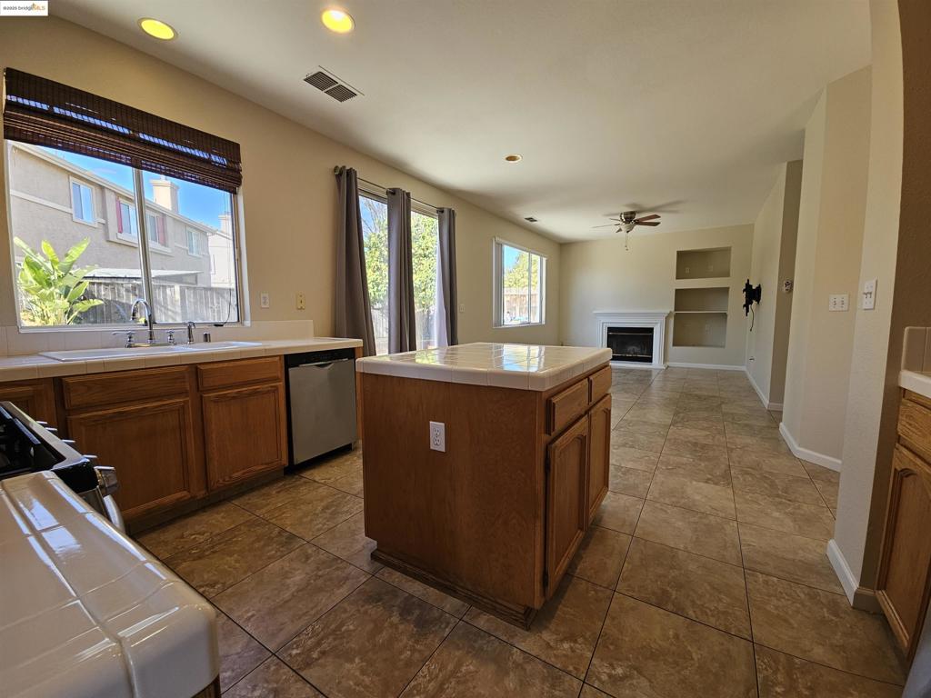 BRENTWOOD - Residential Lease