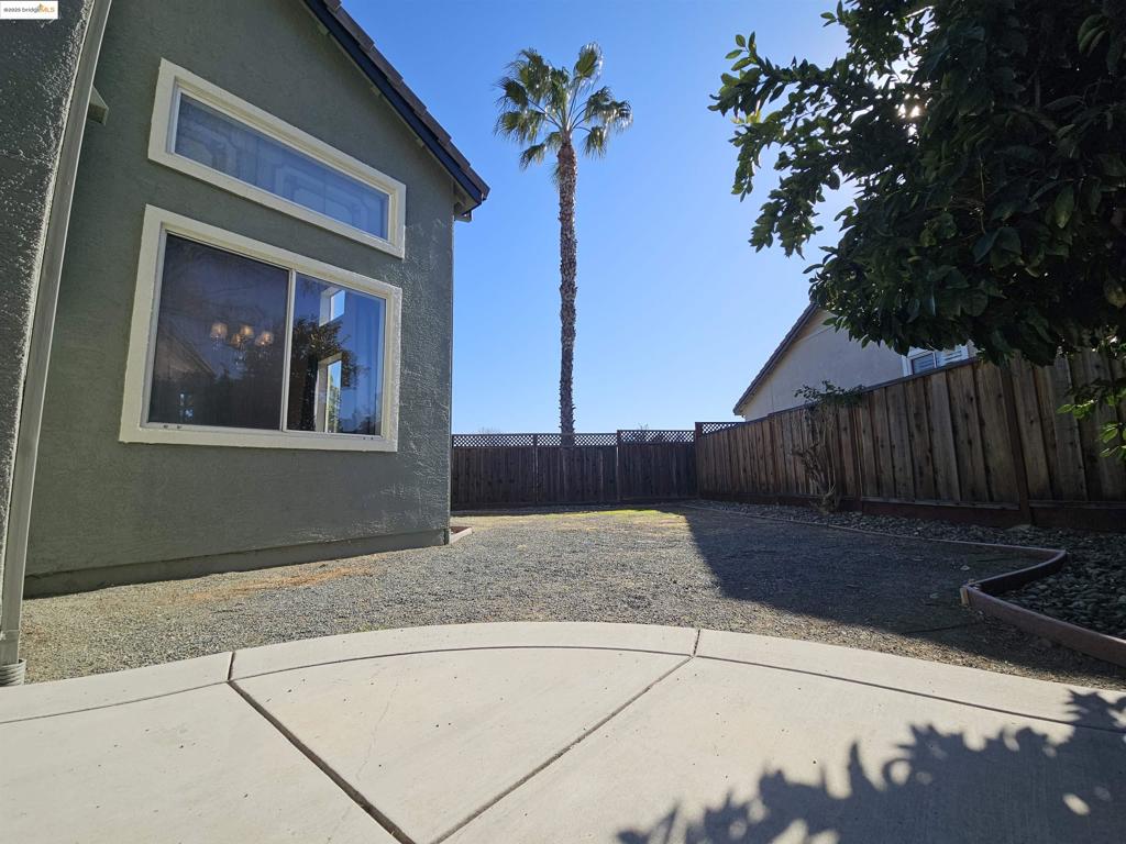 BRENTWOOD - Residential Lease