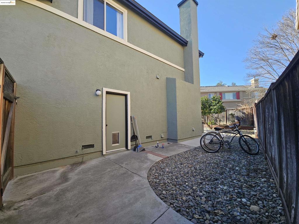 BRENTWOOD - Residential Lease