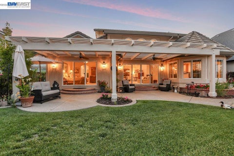 Photo of 82 Edgeview Ct, Discovery Bay, CA 94505 (MLS # 41141115)