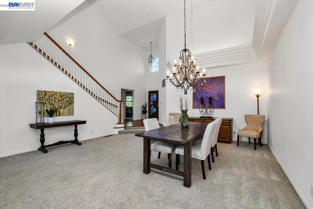 82 Edgeview Ct