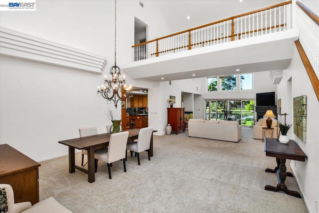 82 Edgeview Ct