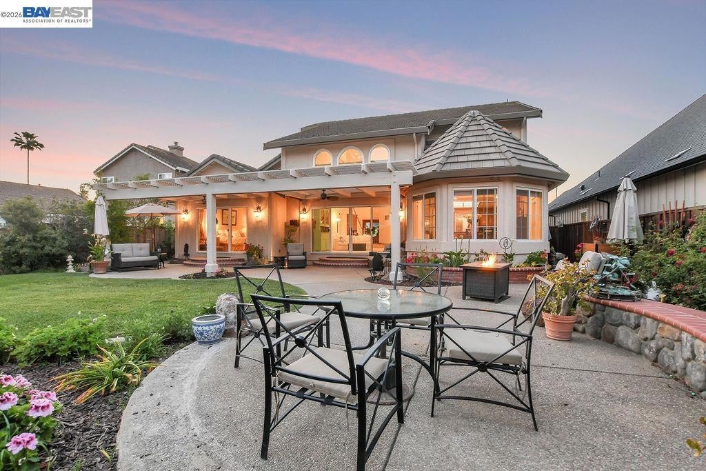 82 Edgeview Ct