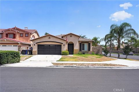 Photo of 17040 Red Cedar Court, Fontana, CA 92337 (MLS # CV26145373)