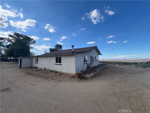 Photo of 20754 Fort Tejon RD, Llano, CA 93544 (MLS # JT26231195)