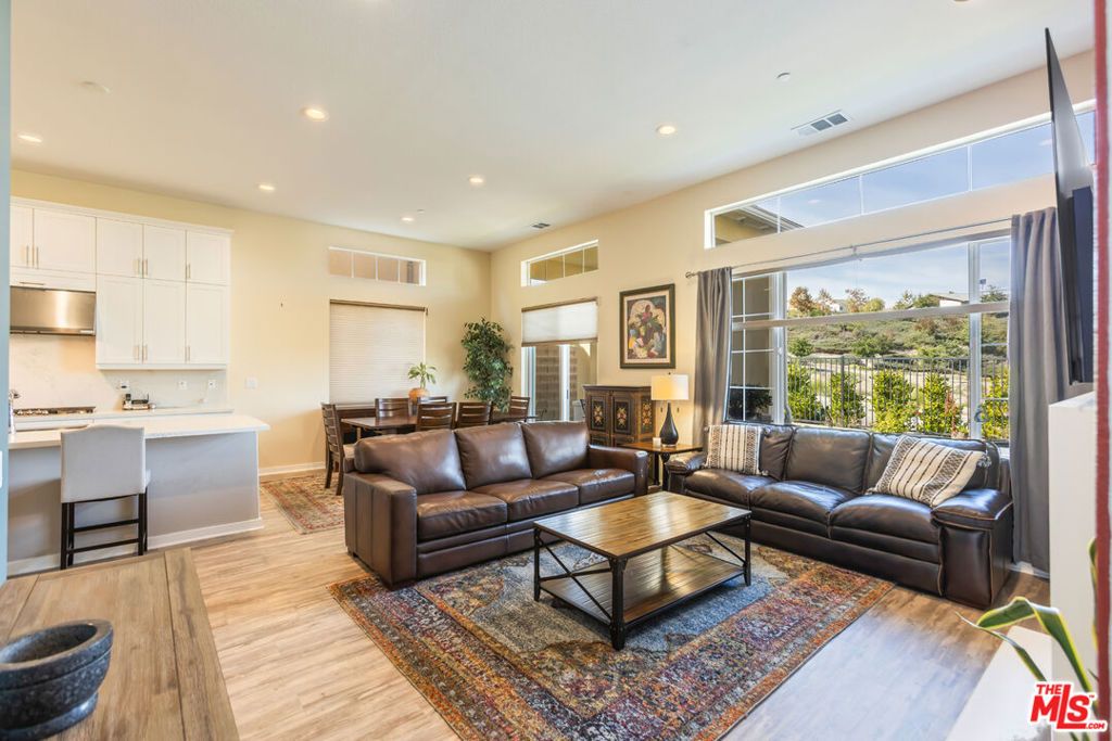 Photo of 25105 Citron Lane, Canyon Country, CA 91387 (MLS # 25611355)