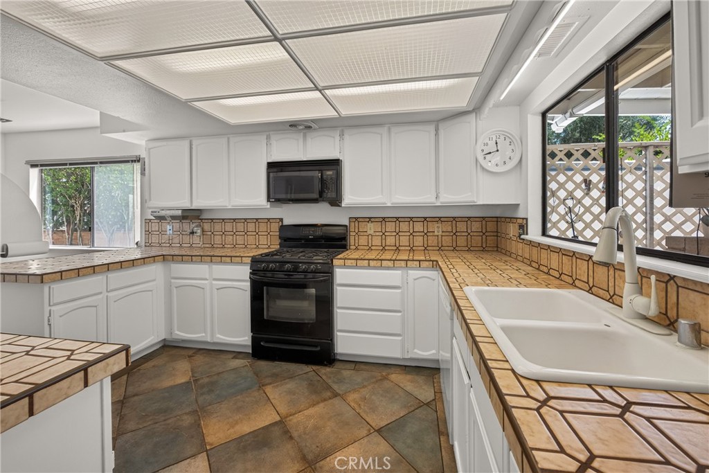 26682 Aracena Drive, Mission Viejo CA 92691 - Photo 13