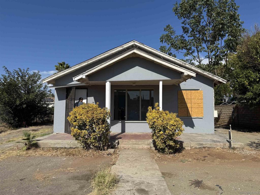 This property presents an investment potential in the southern part of Escondido. The unit has large opened space to the rear that could be built multiple ADU units. The land also could use to build 8 to 10 complex units and authorized for multiple uses such as residentials and commercial.