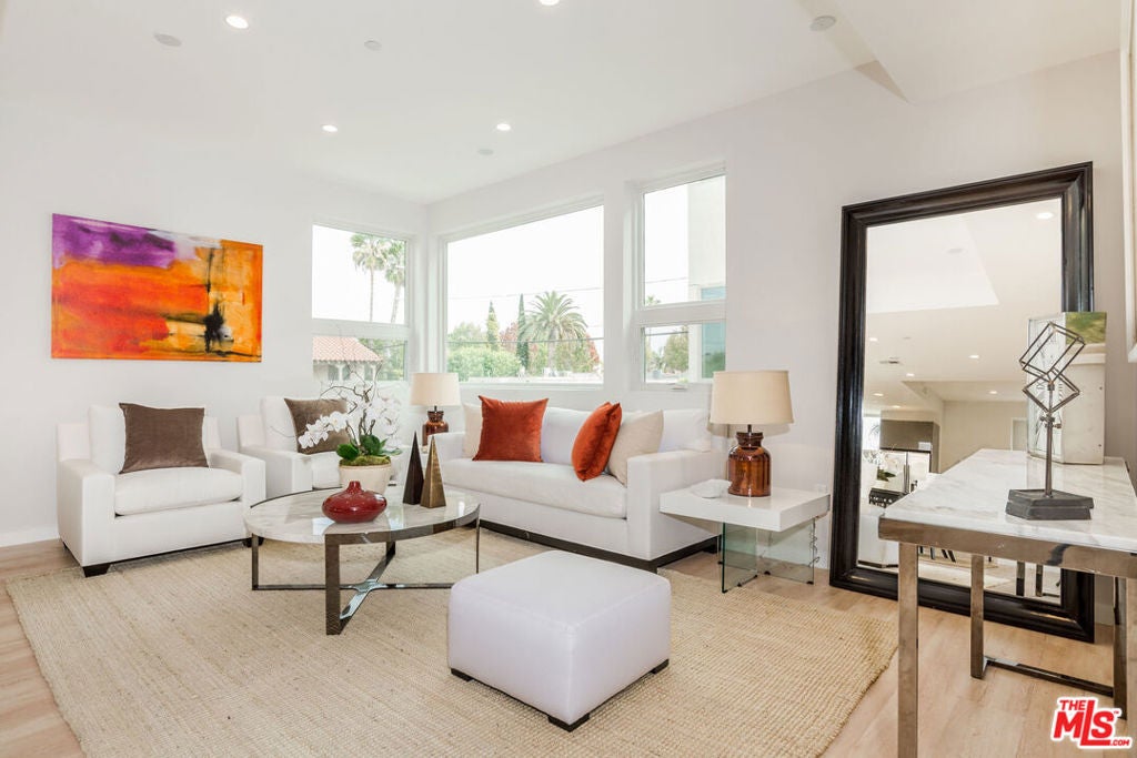 Photo of 6072 Pickford Street, Los Angeles, CA 90035 (MLS # 26993923)