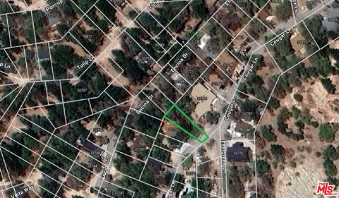 Photo of 32780 Cougar Lane, Running Springs, CA 92382 (MLS # 24466469)