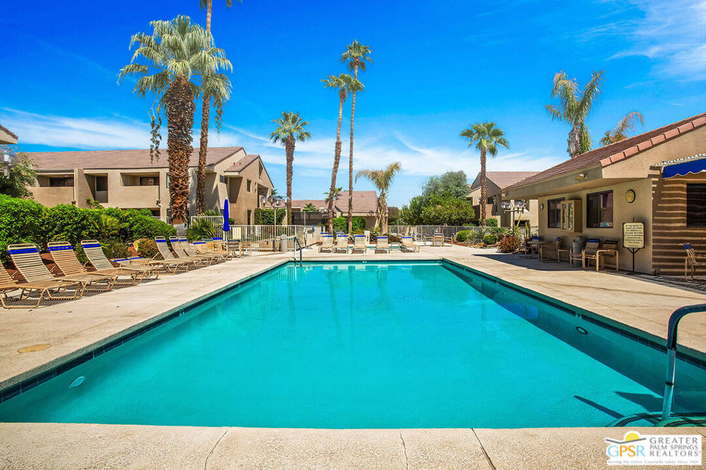 Plaza Villas - Residential