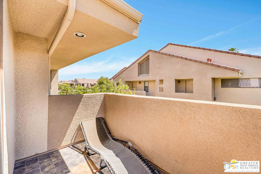 Plaza Villas - Residential