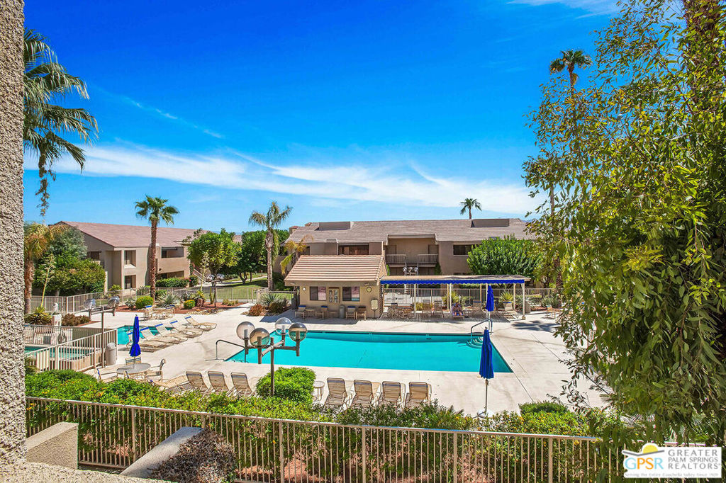 Plaza Villas - Residential
