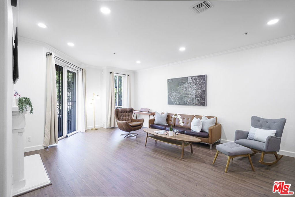 333 Westminster Avenue 104