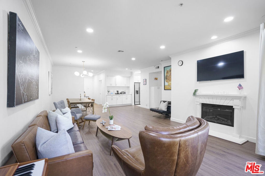 333 Westminster Avenue 104