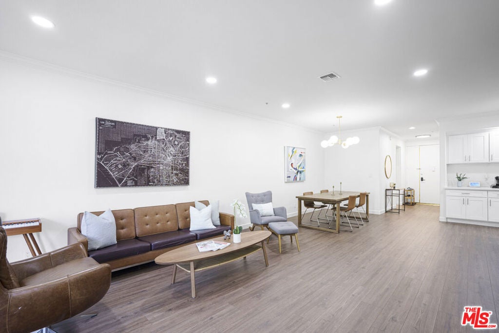 333 Westminster Avenue 104