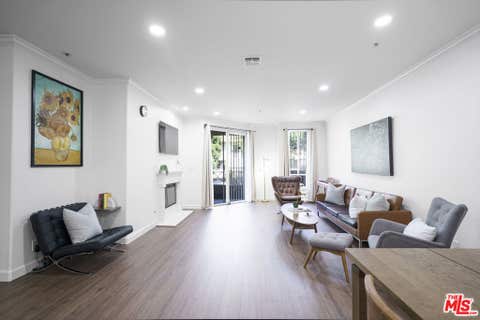 Photo of 333 Westminster Avenue #104, Los Angeles, CA 90020 (MLS # 26875351)