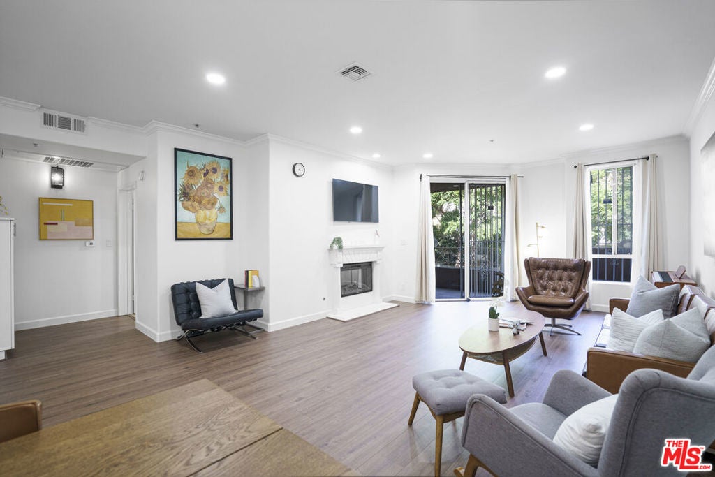 333 Westminster Avenue 104