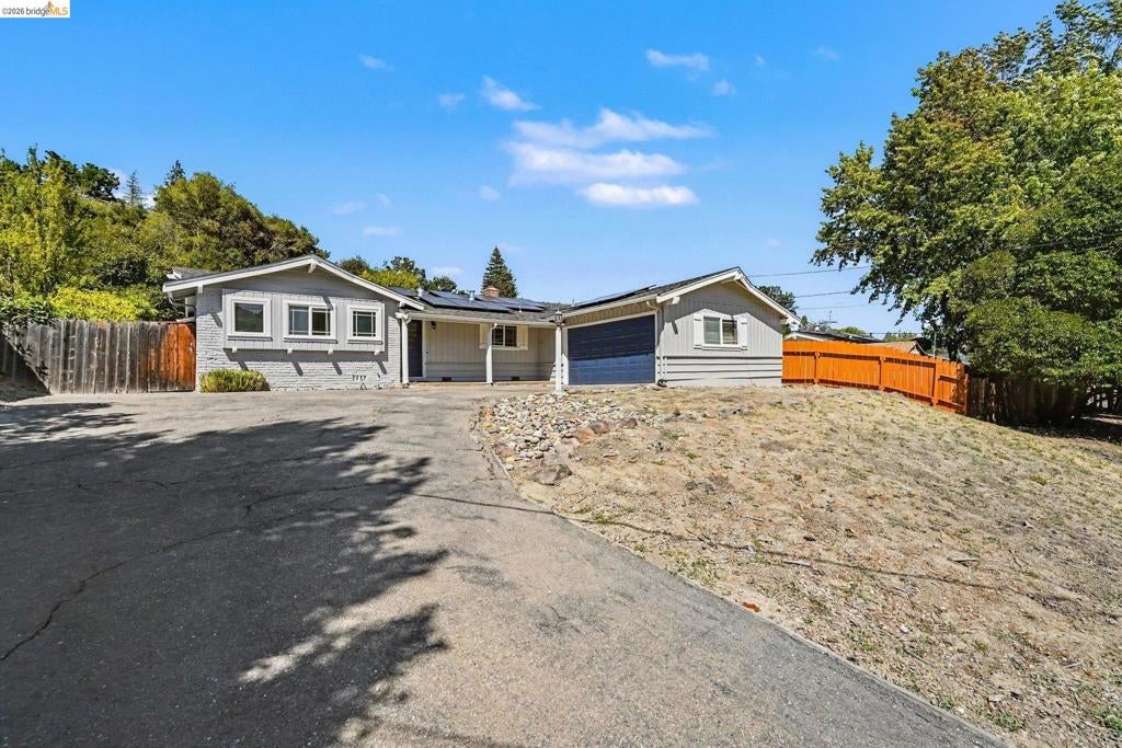 649 Moraga Way