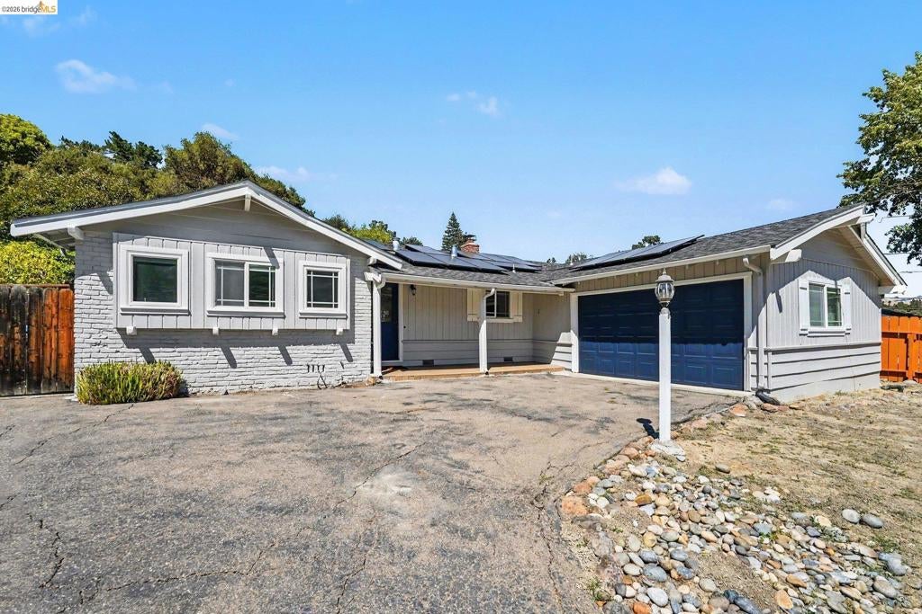 649 Moraga Way