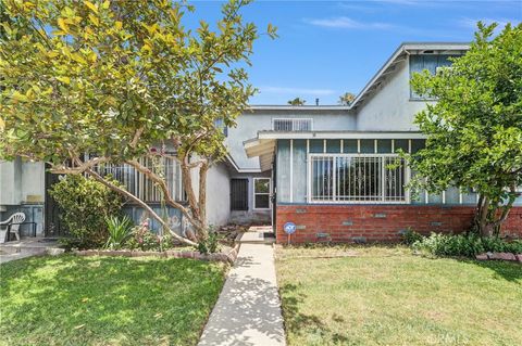 Photo of 30 Camelback AVE N, Carson, CA 90745 (MLS # CV26118412)