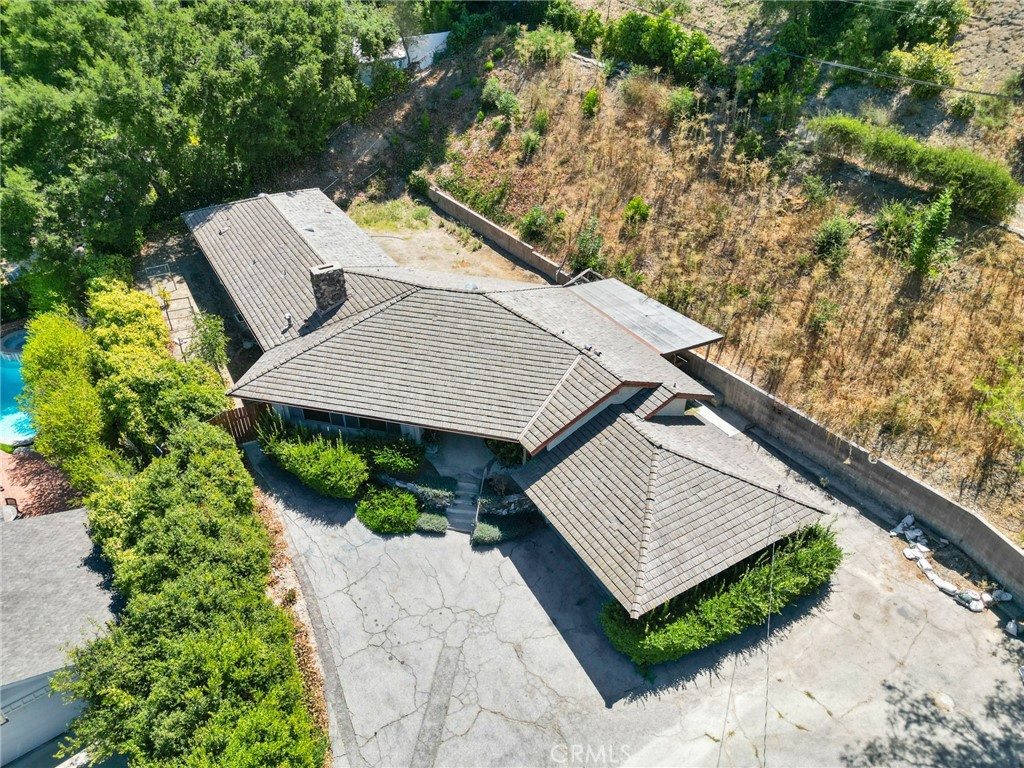 4067 Hayvenhurst Drive