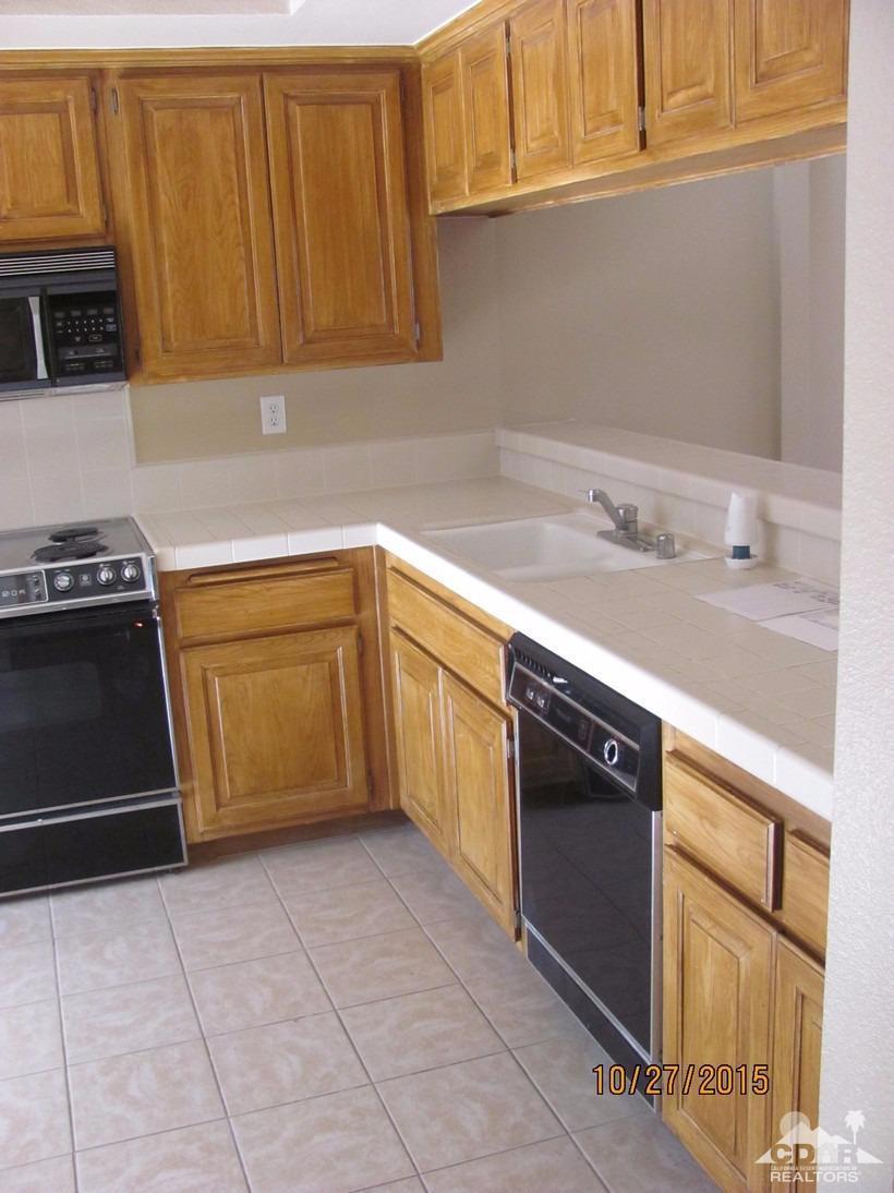 The Lakes Country Cl - Residential Lease