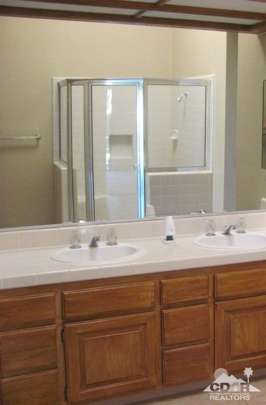 The Lakes Country Cl - Residential Lease