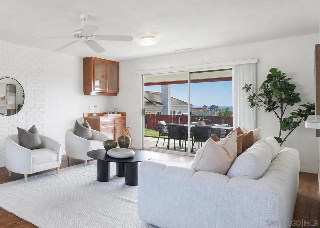 3501 Avondale